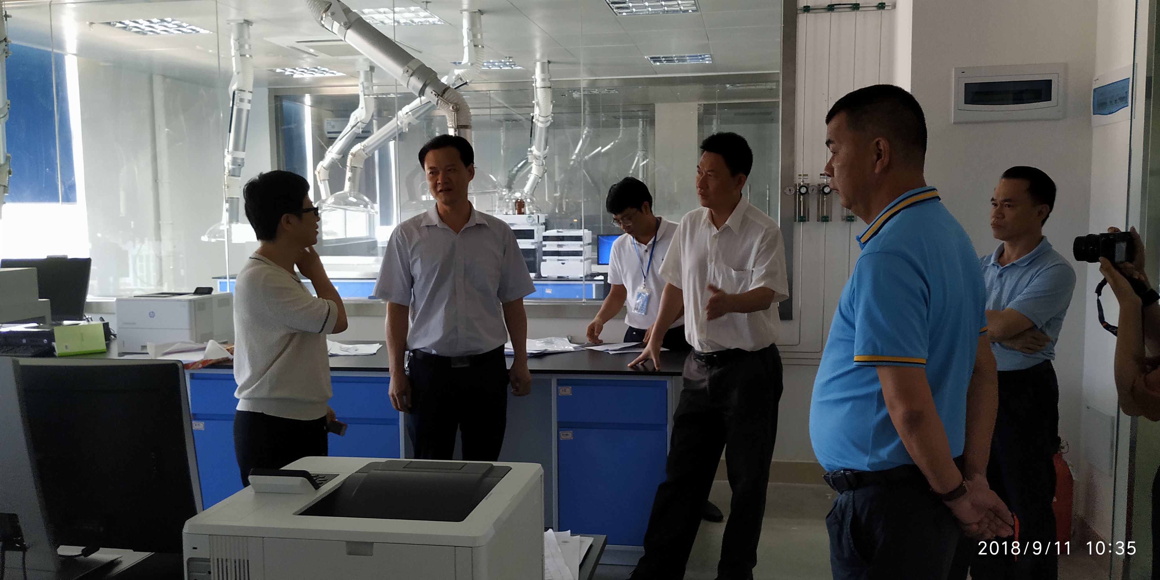 惠东县科技创新平台建设情况调研组一行到鞋检中心参观交流
